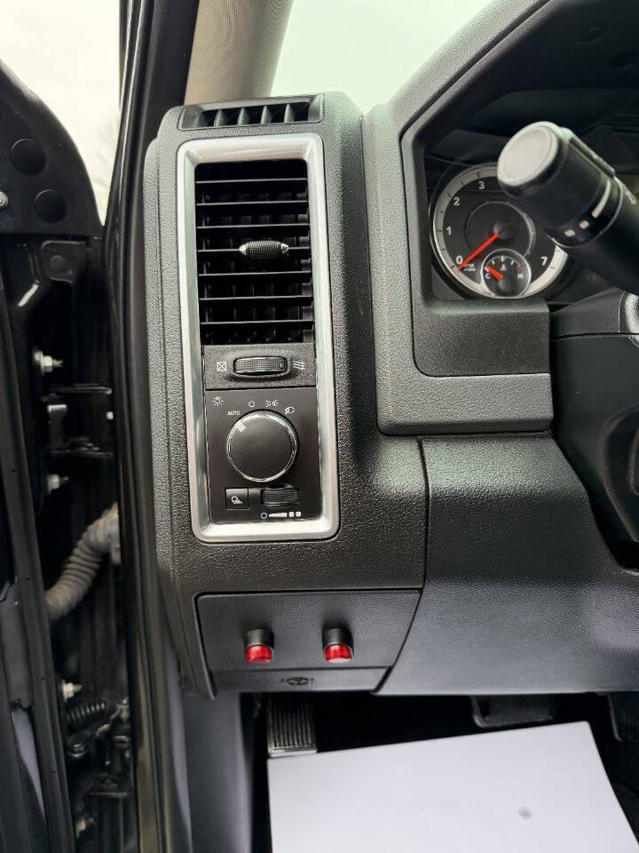 Used 2018 RAM 2500 SLT image 18