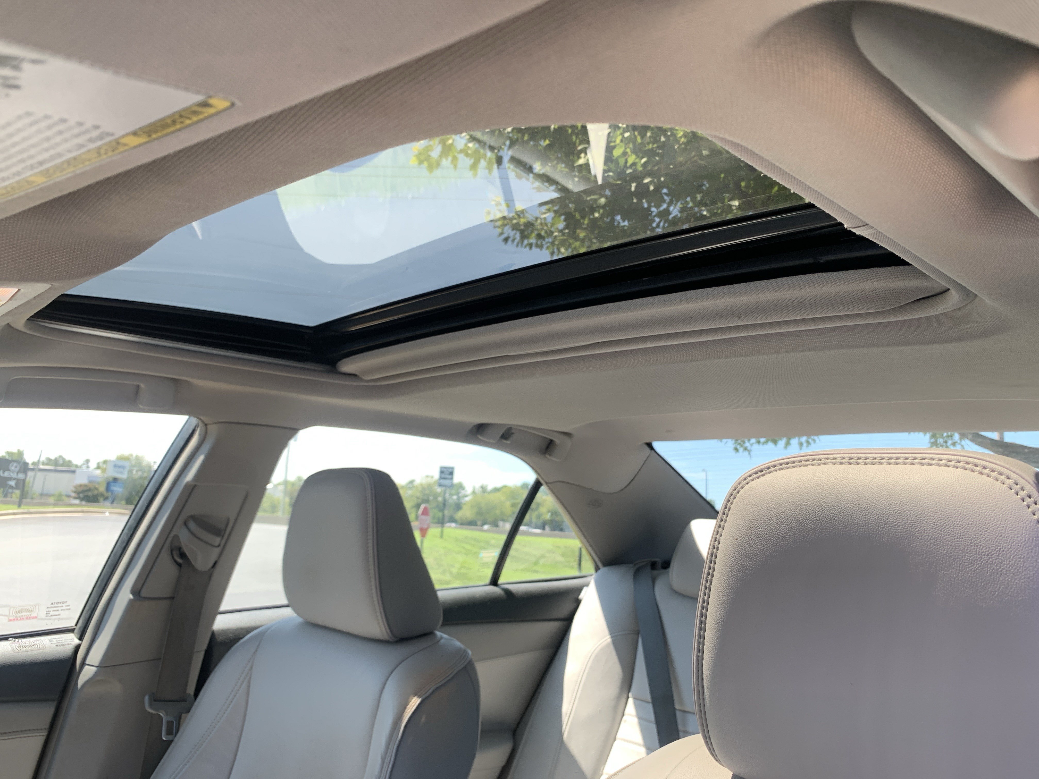 Used 2015 Toyota Camry XLE w/ Moonroof Package FWD image 28