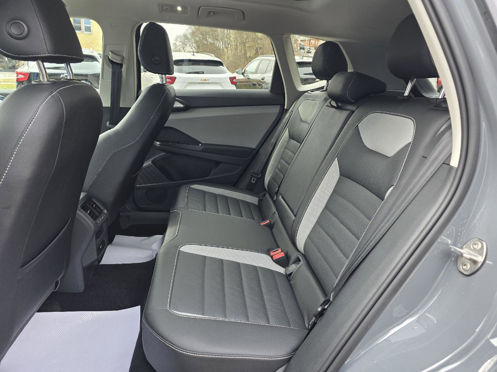 Used 2022 Volkswagen Taos SEL image 22