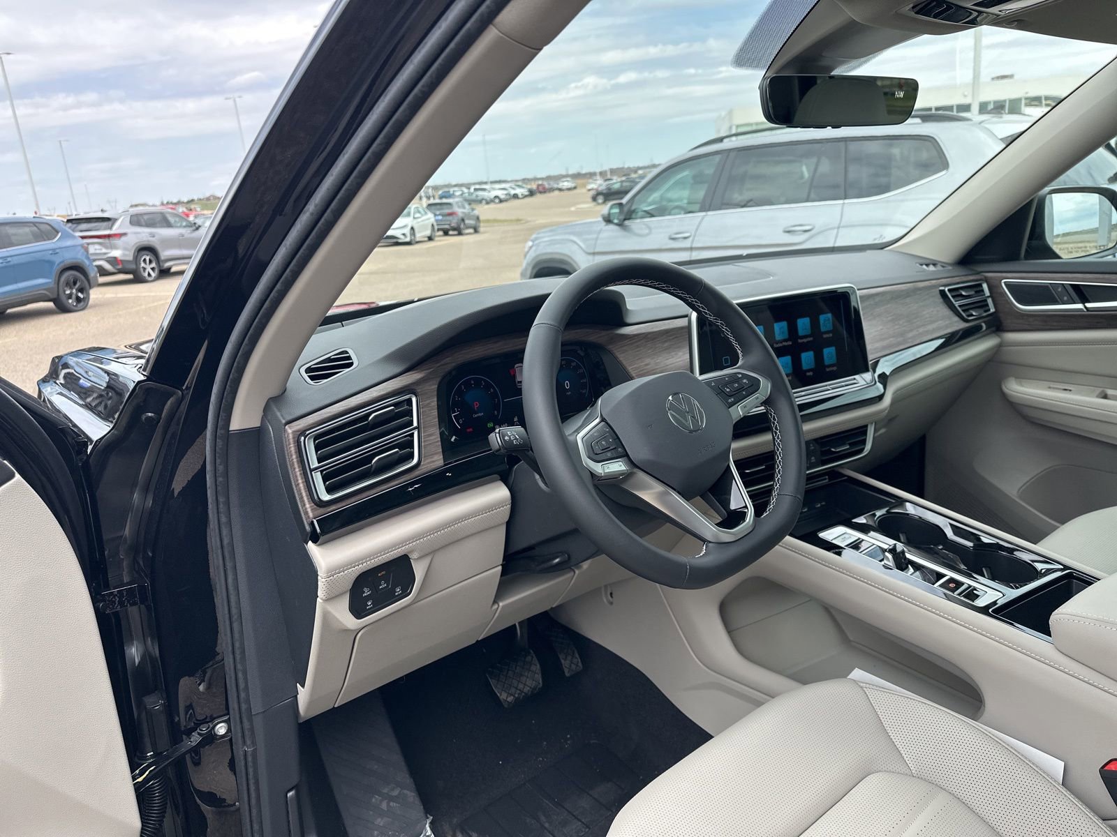New 2026 Volkswagen Atlas SEL AWD/4WD image 11