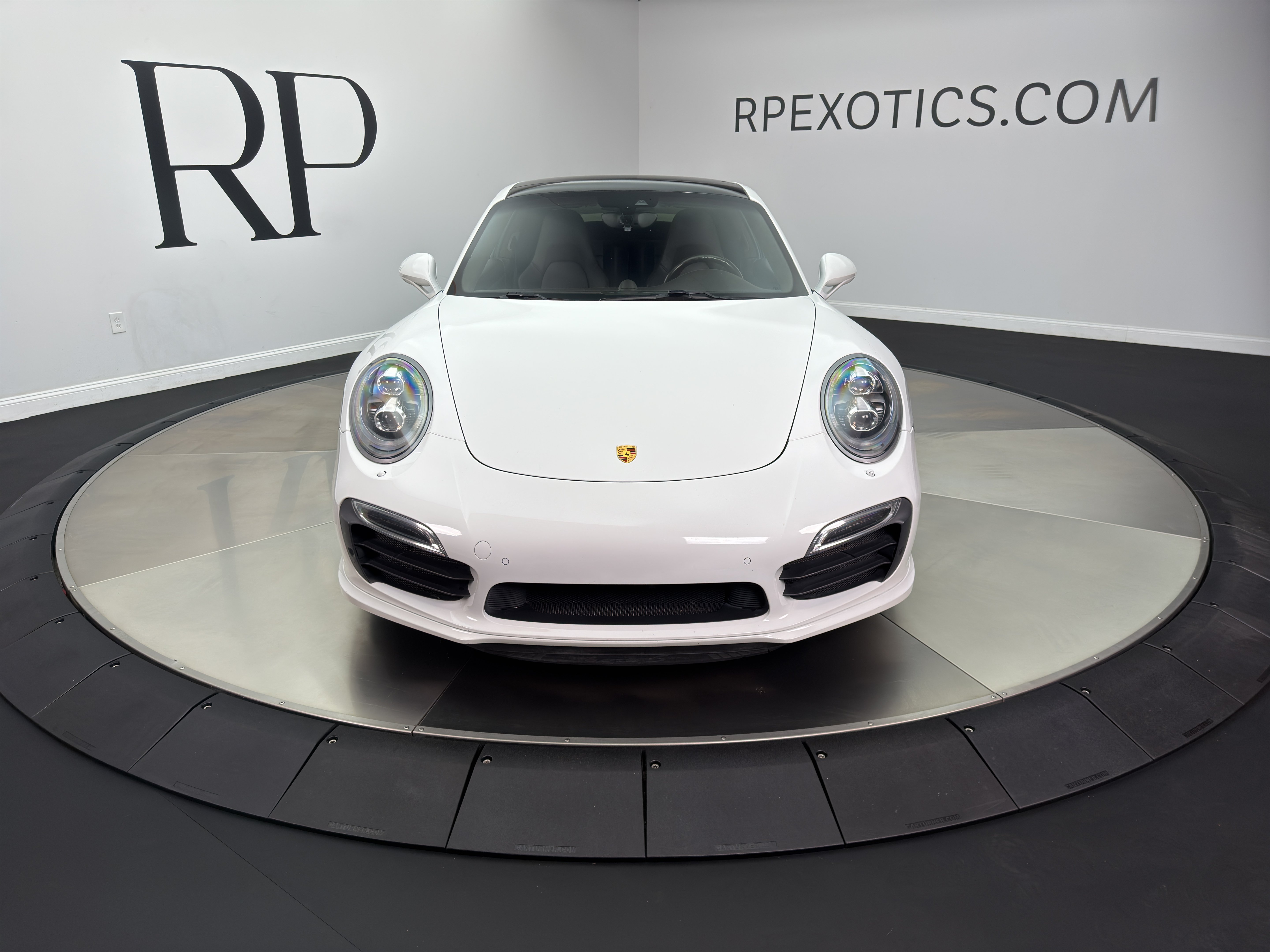 Used 2014 Porsche 911 Turbo S AWD/4WD image 2