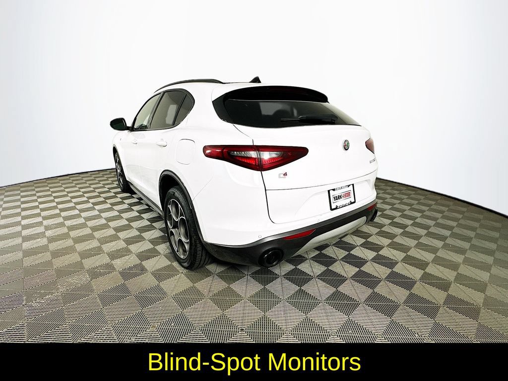 Used 2023 Alfa Romeo Stelvio Ti AWD/4WD image 7