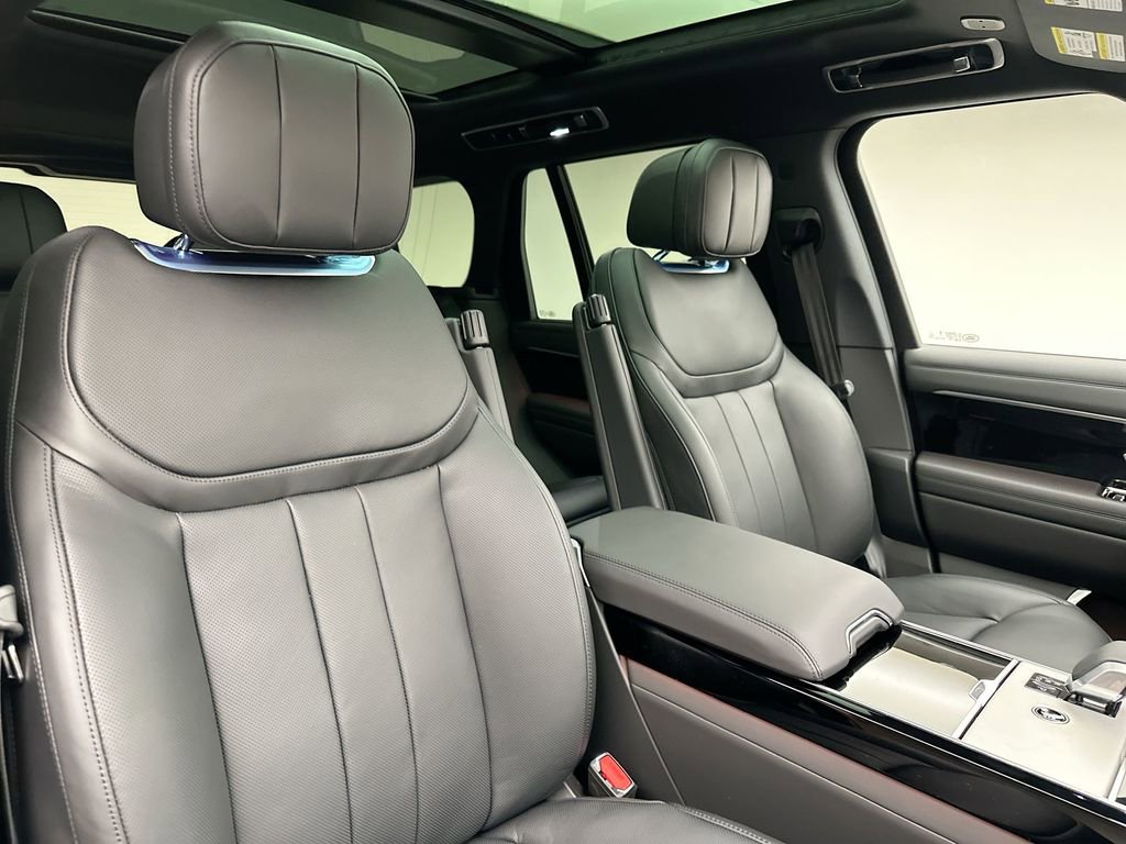 New 2026 Land Rover Range Rover SE image 18