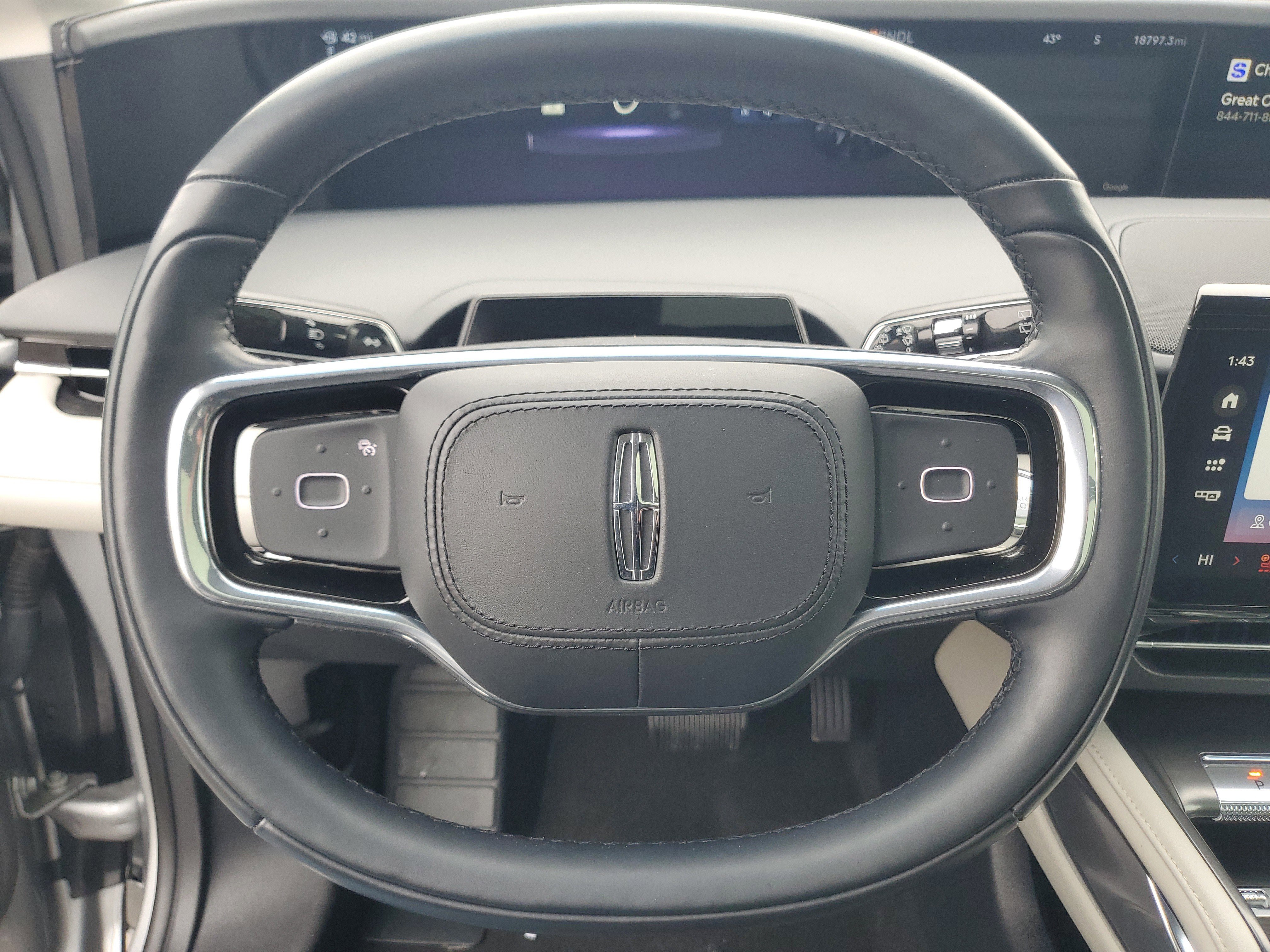 Used 2024 Lincoln Nautilus Reserve w/ Equipment Group 202A image 14