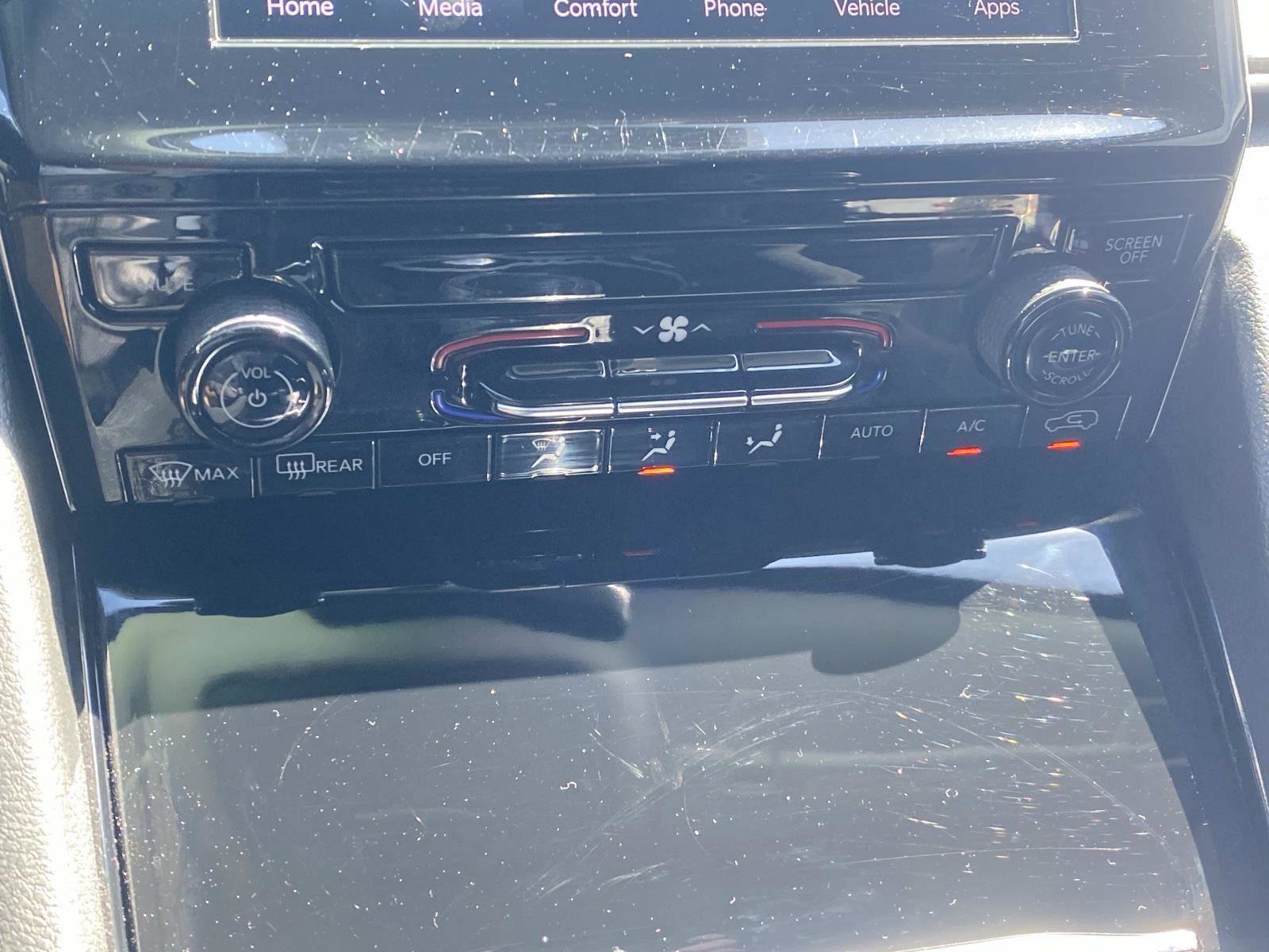 Used 2023 Jeep Grand Cherokee L Laredo image 28