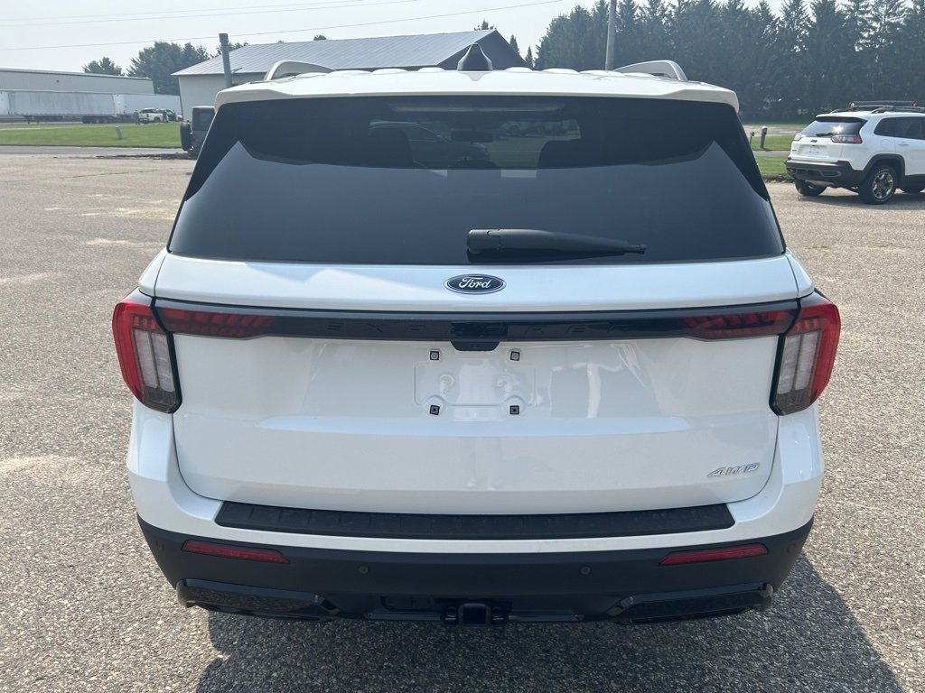 New 2025 Ford Explorer ST-Line w/ ST-Line Street Pack image 6