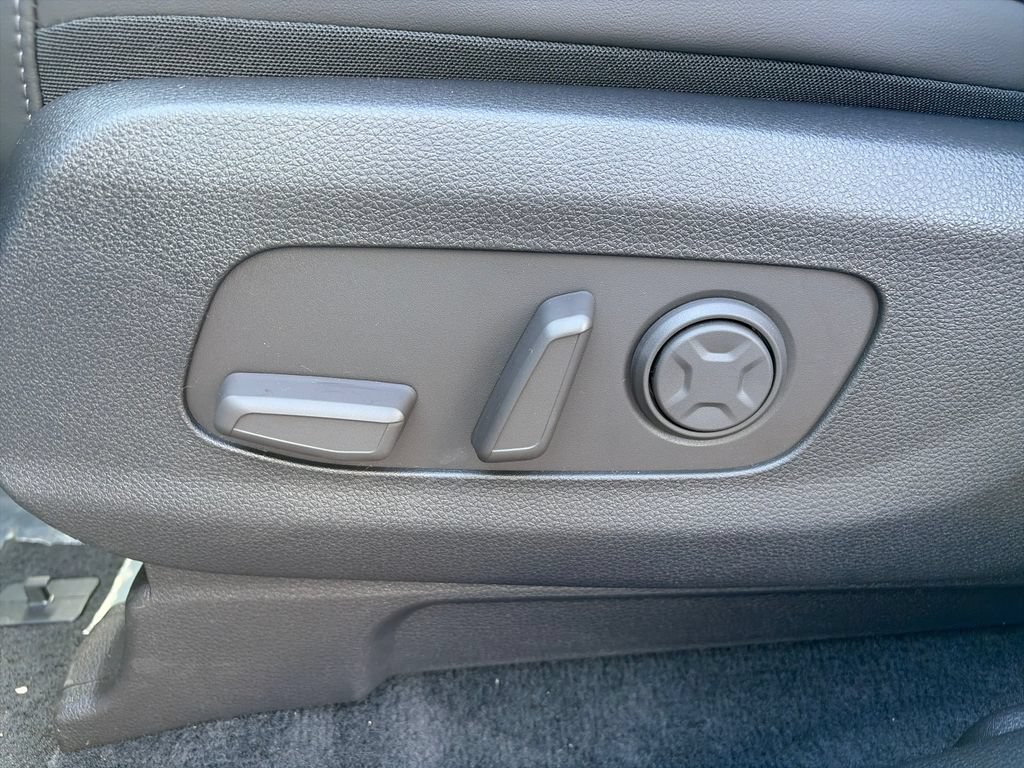 New 2027 Kia Carnival FWD image 15
