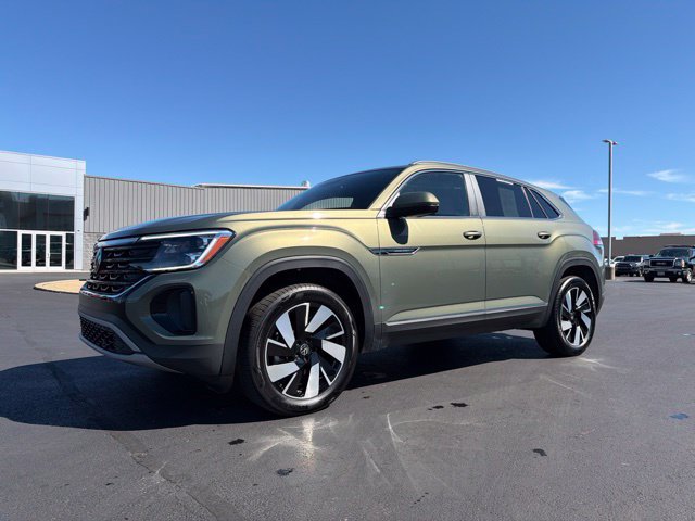 Used 2025 Volkswagen Atlas Cross Sport SEL AWD/4WD image 3
