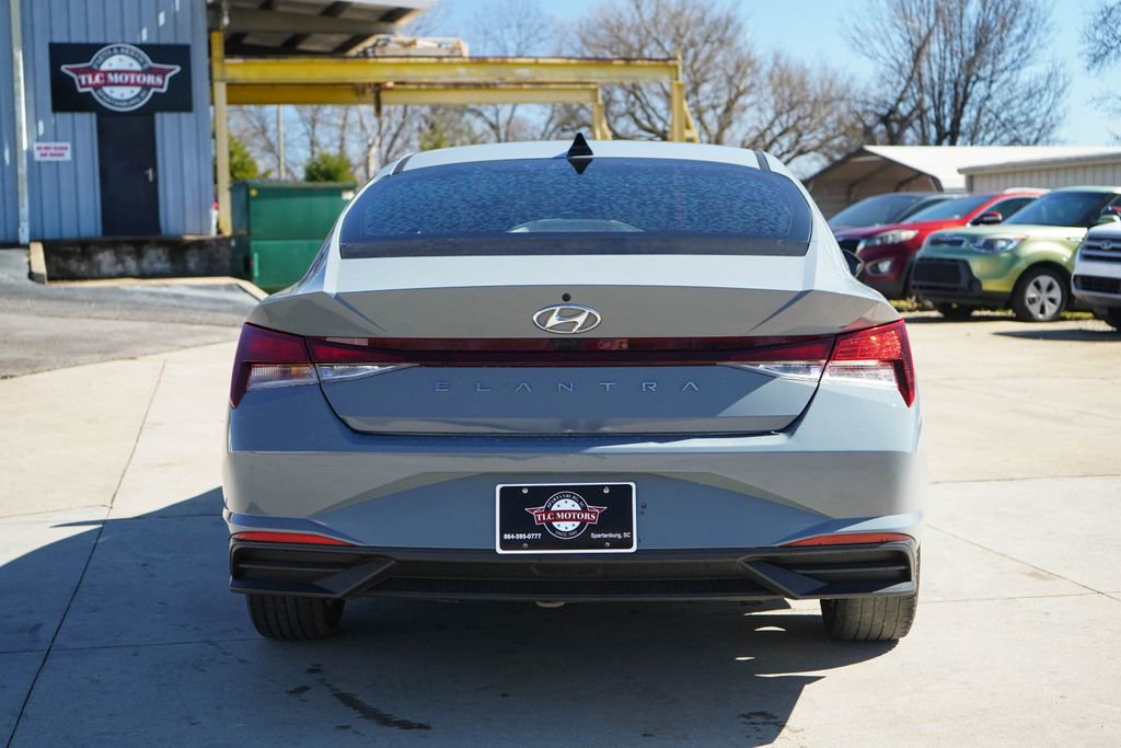 Used 2022 Hyundai Elantra SEL w/ Convenience Package image 13