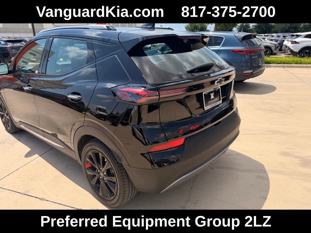 Used 2023 Chevrolet Bolt EUV Premier w/ Sun & Sound Package FWD image 2