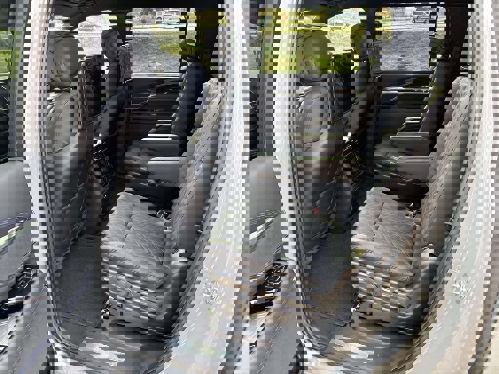 New 2026 Cadillac Escalade IQL Luxury image 18