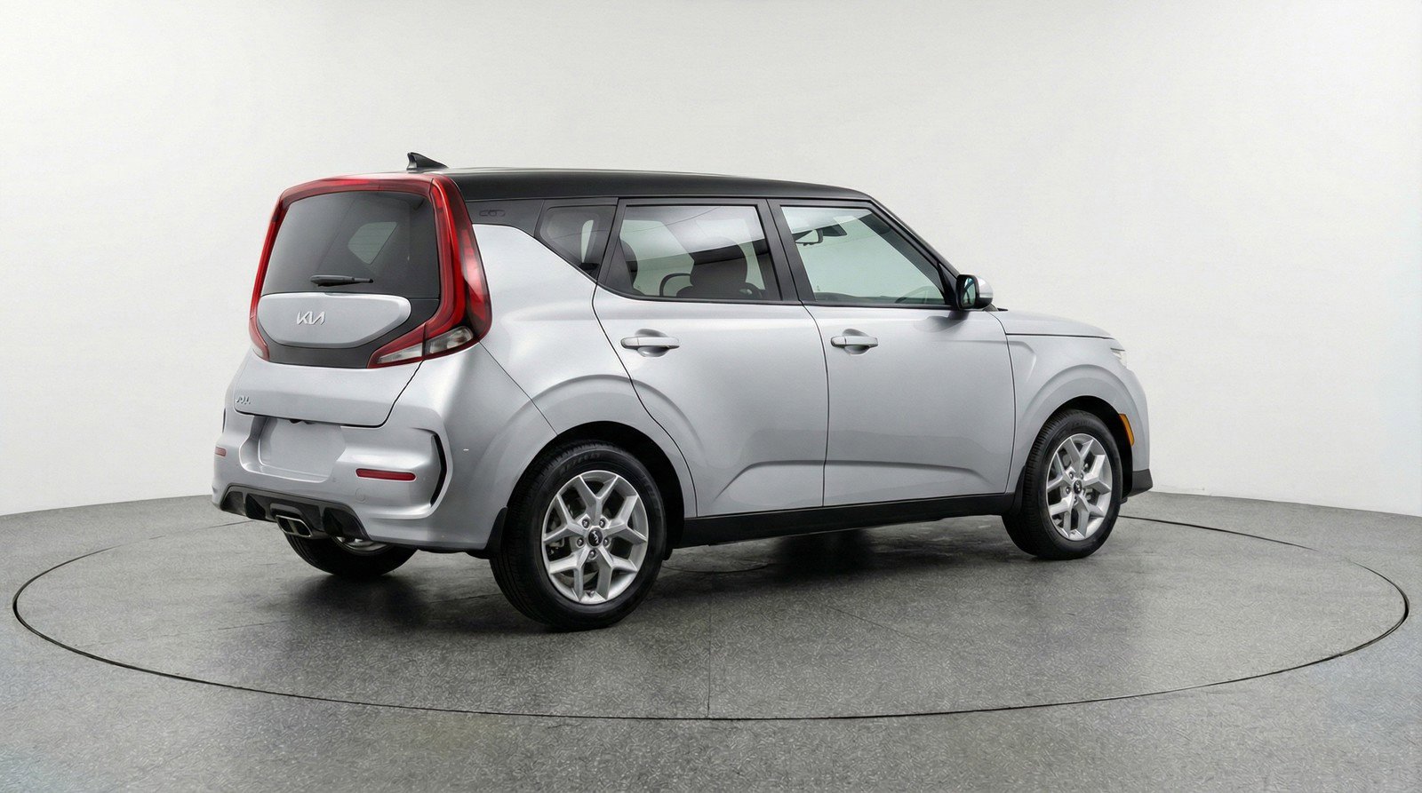 Used 2025 Kia Soul LX w/ LX Technology Package FWD image 9
