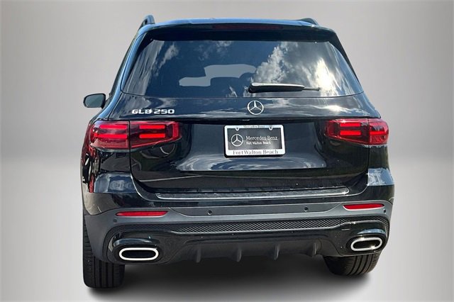 New 2024 Mercedes-Benz GLB 250 image 3
