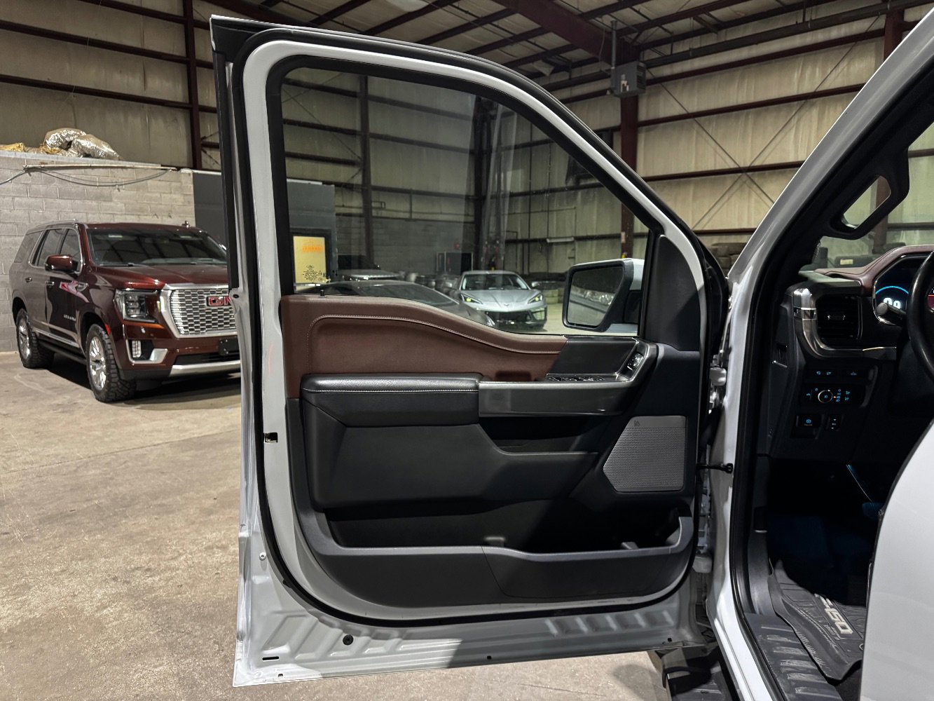Used 2022 Ford F150 Lariat w/ Equipment Group 502A High image 11