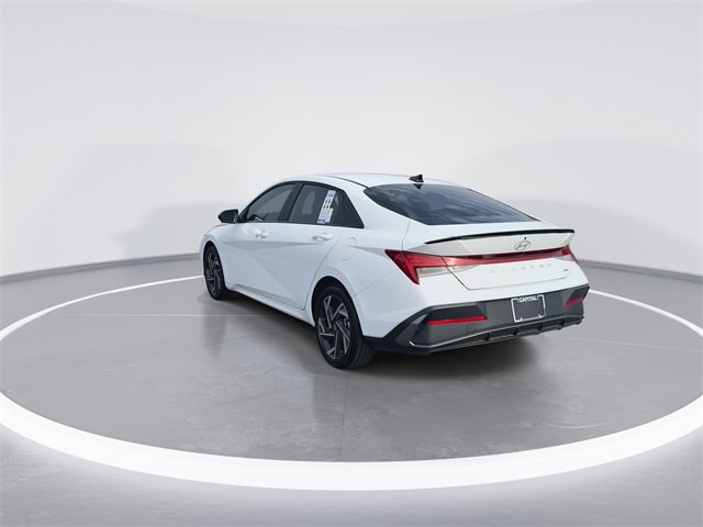 Certified 2025 Hyundai Elantra SEL image 6