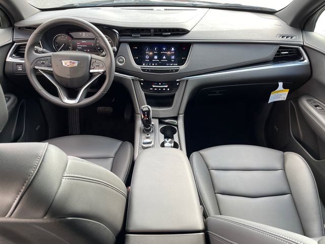 Used 2025 Cadillac XT6 Luxury w/ LPO, Floor Liner Package AWD/4WD image 25