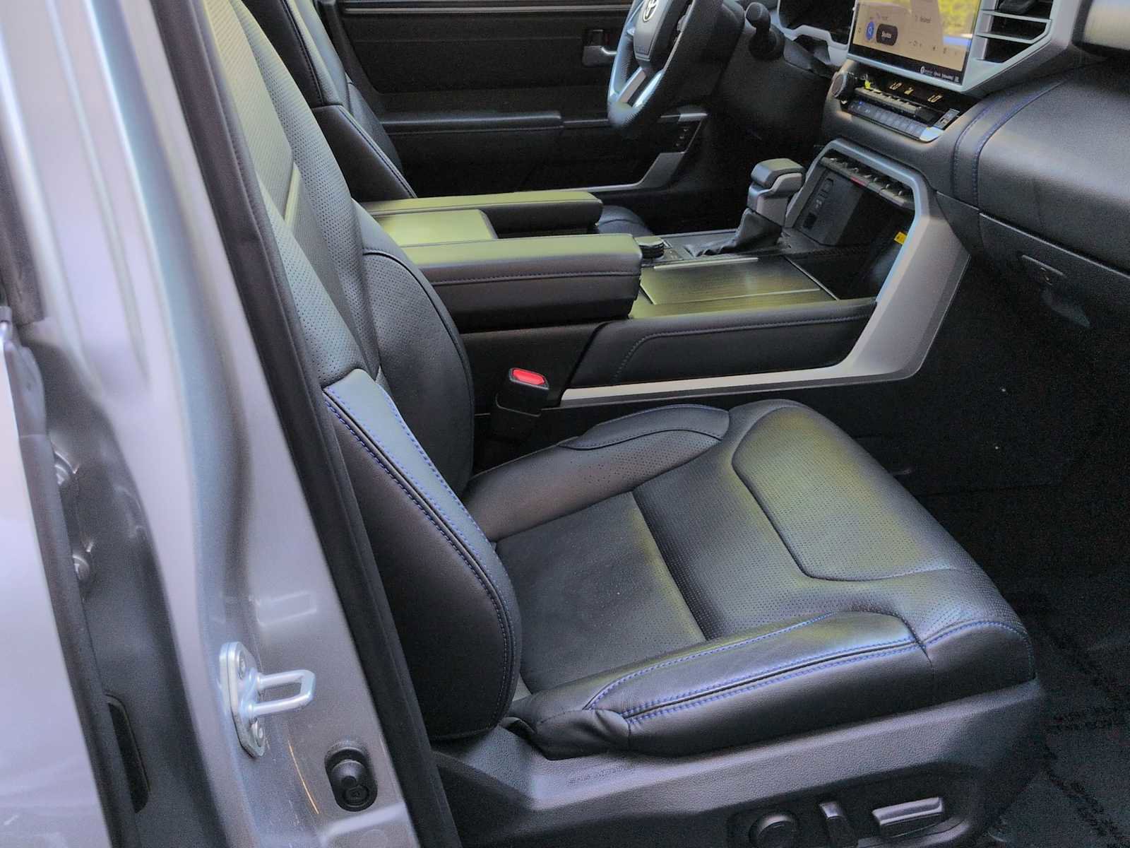 Used 2023 Toyota Tundra Platinum AWD/4WD image 24