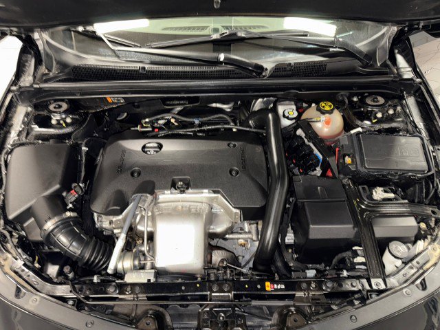 Used 2021 Chevrolet Malibu Premier image 34