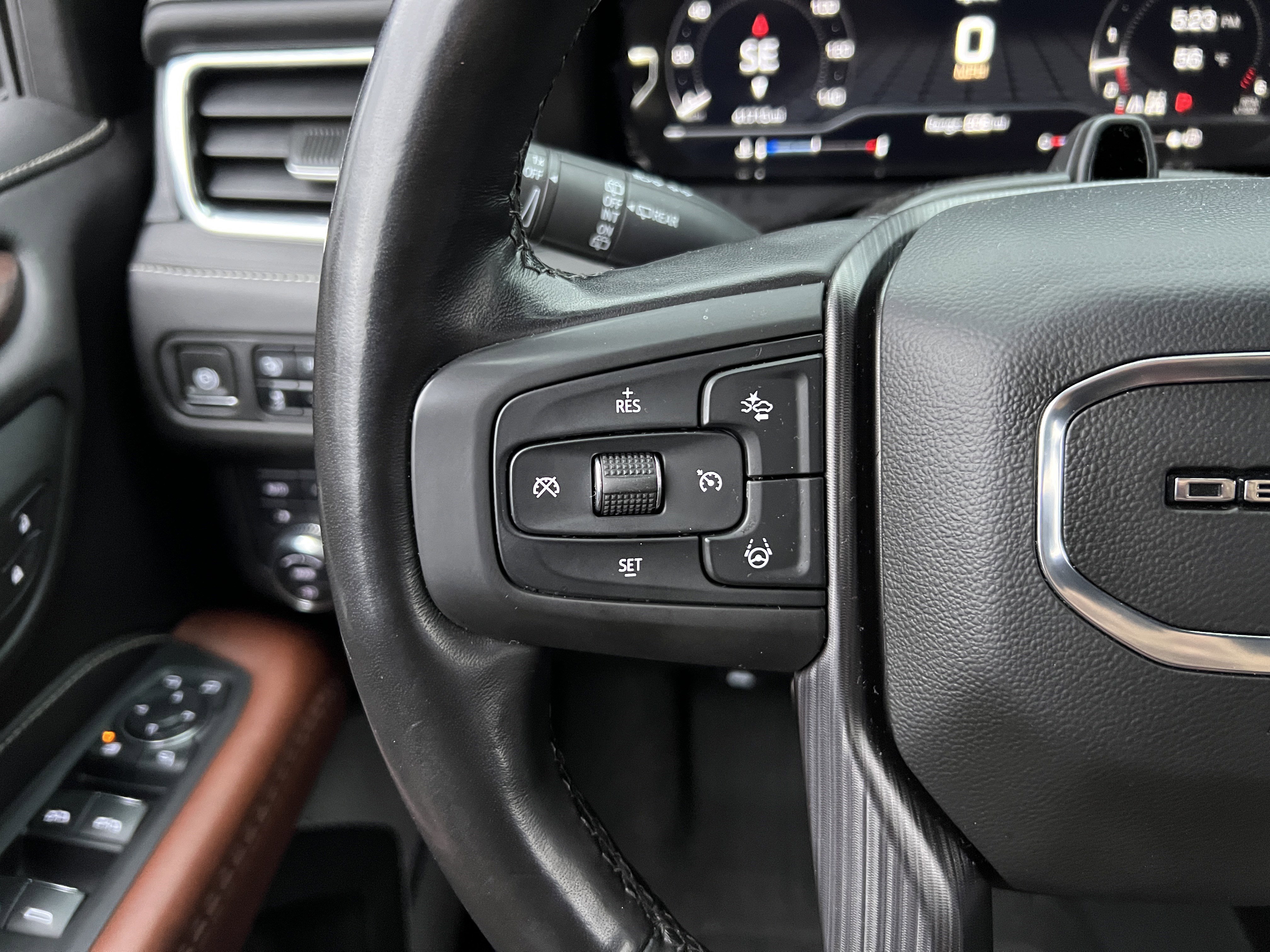 Used 2023 GMC Yukon XL Denali Ultimate w/ LPO, Floor Liner Package image 29