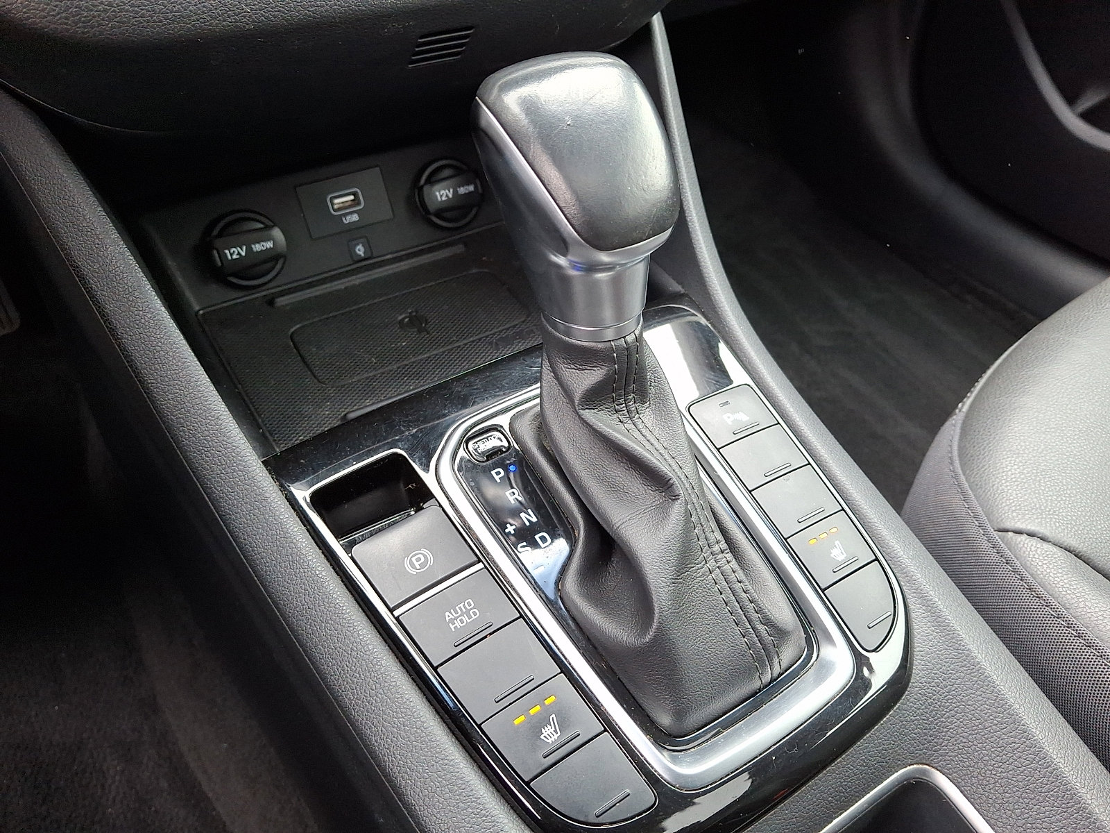 Used 2020 Hyundai Ioniq Limited image 22