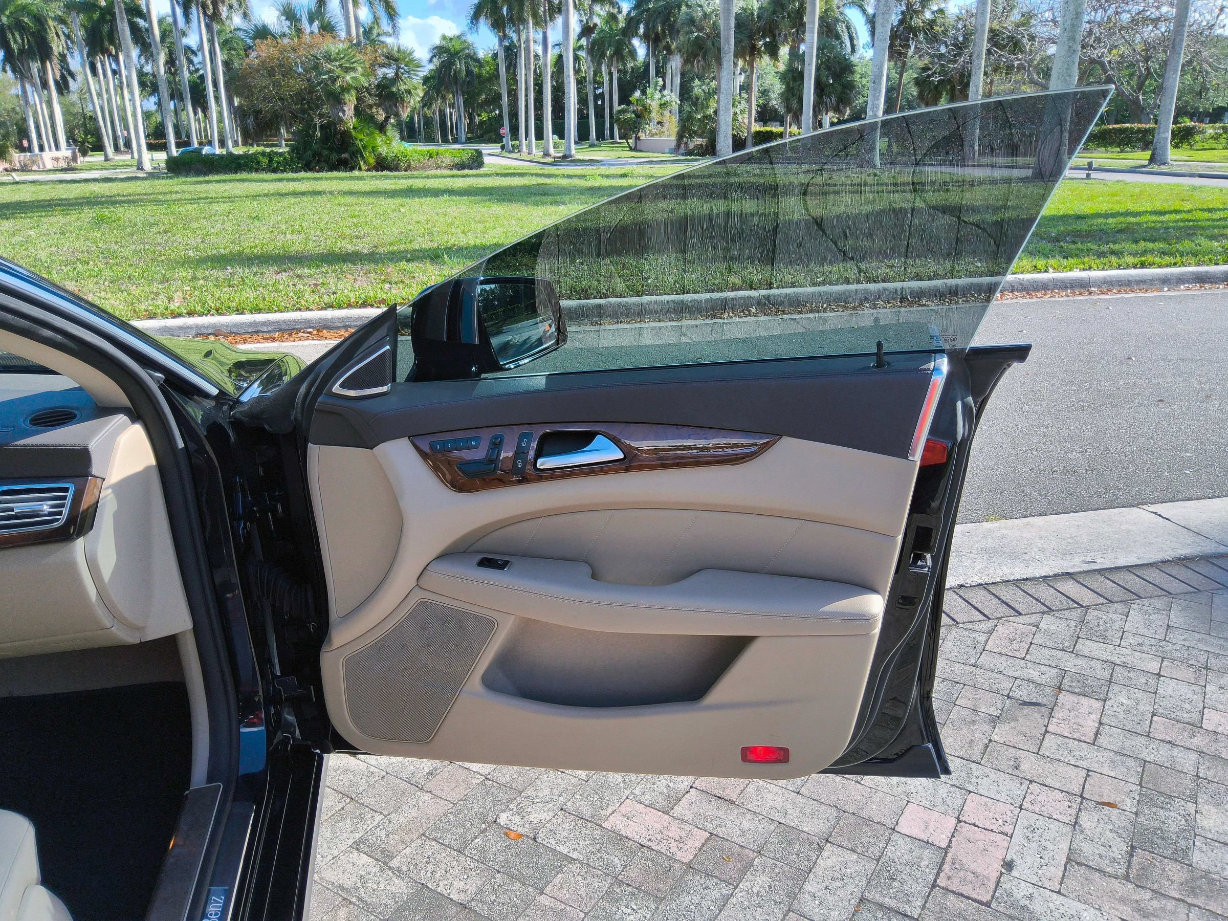 Used 2013 Mercedes-Benz CLS 550 4MATIC image 36