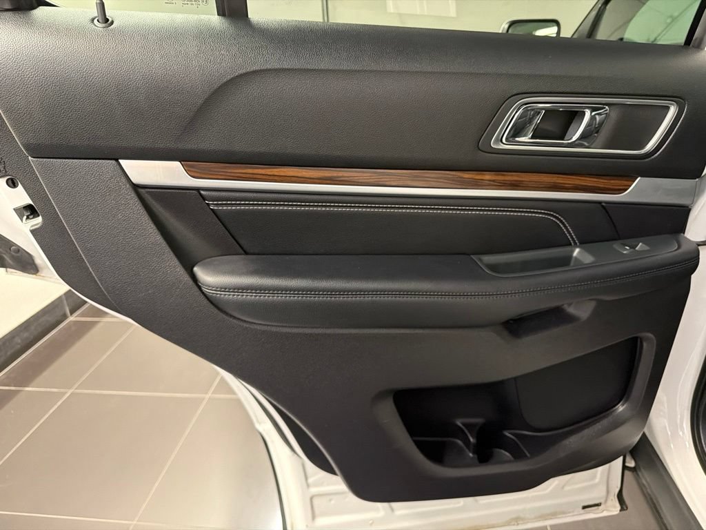 Certified 2018 Ford Explorer Limited w/ Equipment Group 301A AWD/4WD image 37
