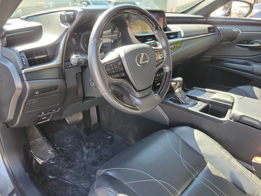 Used 2020 Lexus ES 300h w/ Accessory Package 2 FWD image 23