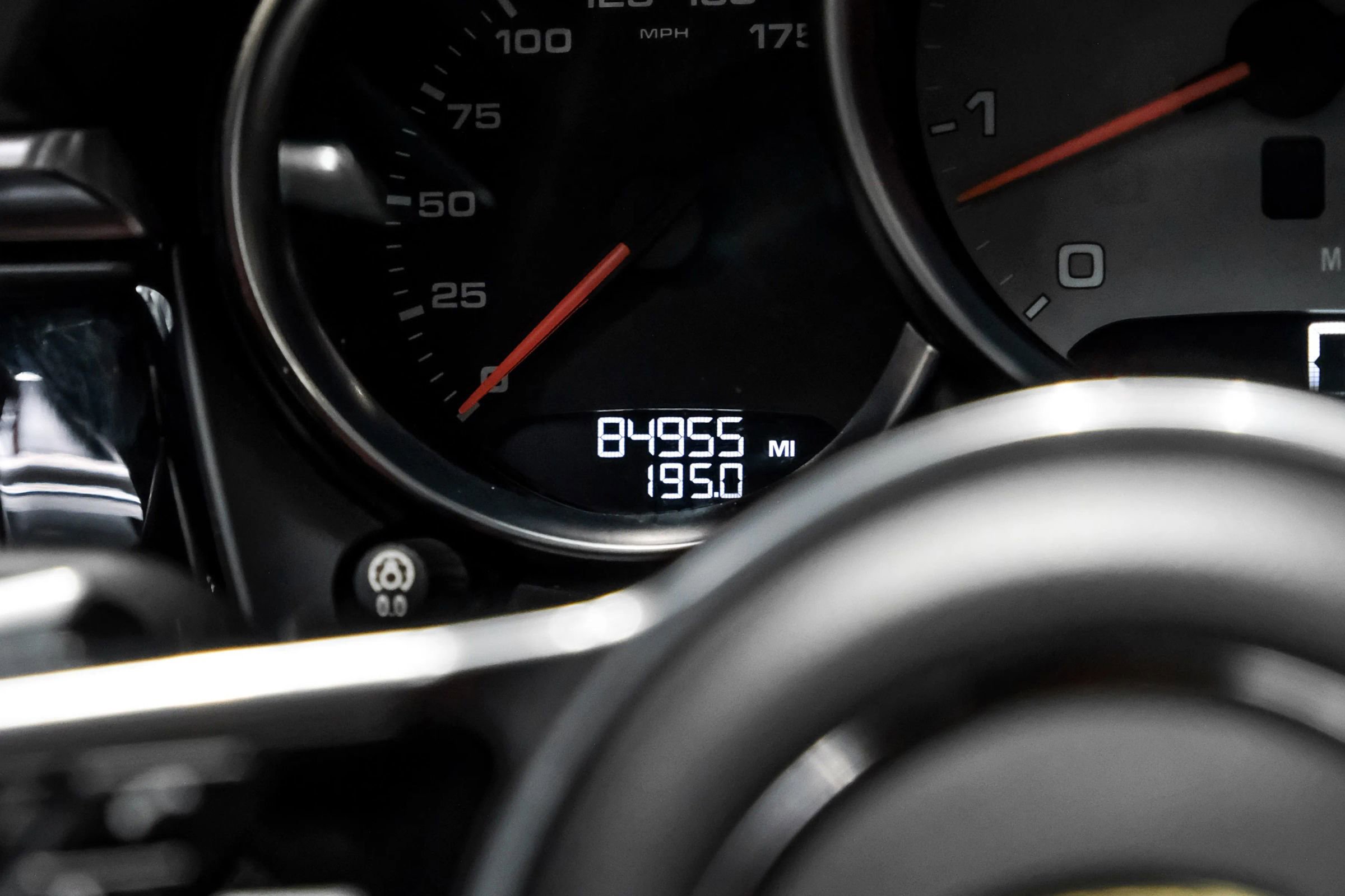 Used 2017 Porsche Macan S image 23