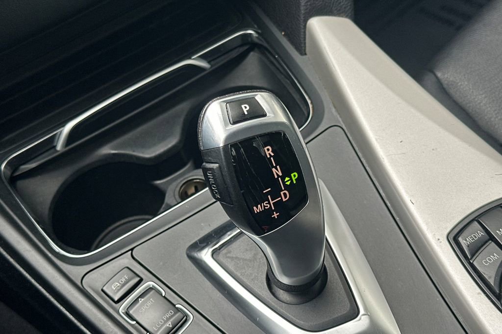 Used 2017 BMW 320i Sedan image 20