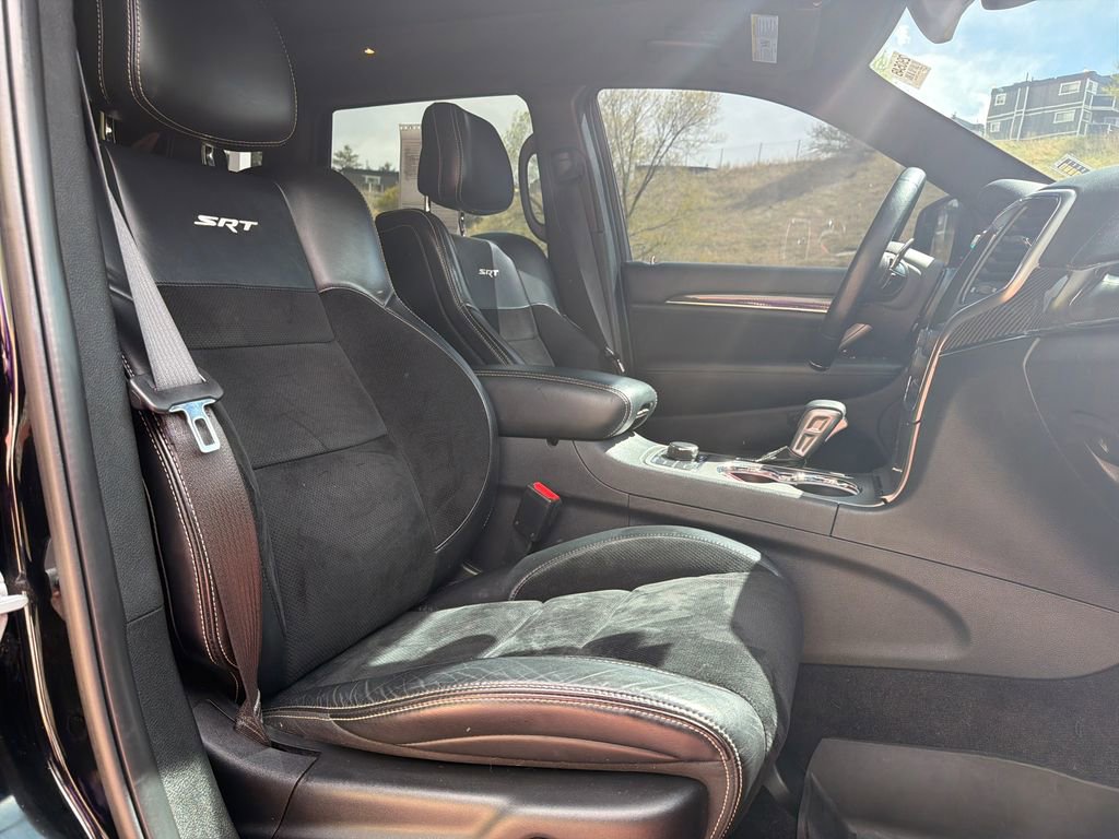 Used 2017 Jeep Grand Cherokee SRT image 31