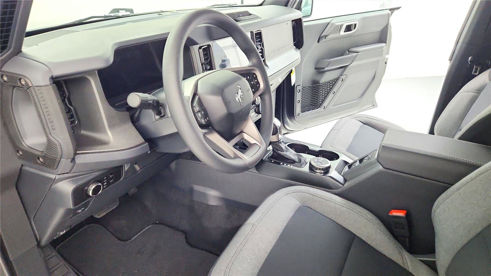 New 2025 Ford Bronco 4-Door image 22