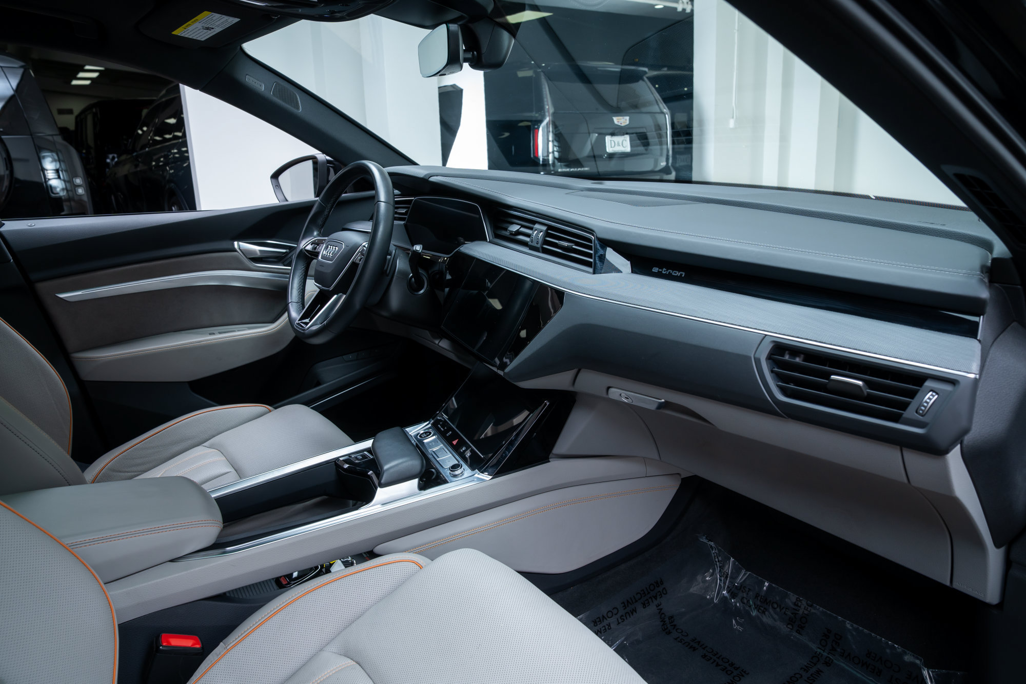 Used 2024 Audi Q8 e-tron Prestige w/ Prestige Package AWD/4WD image 27