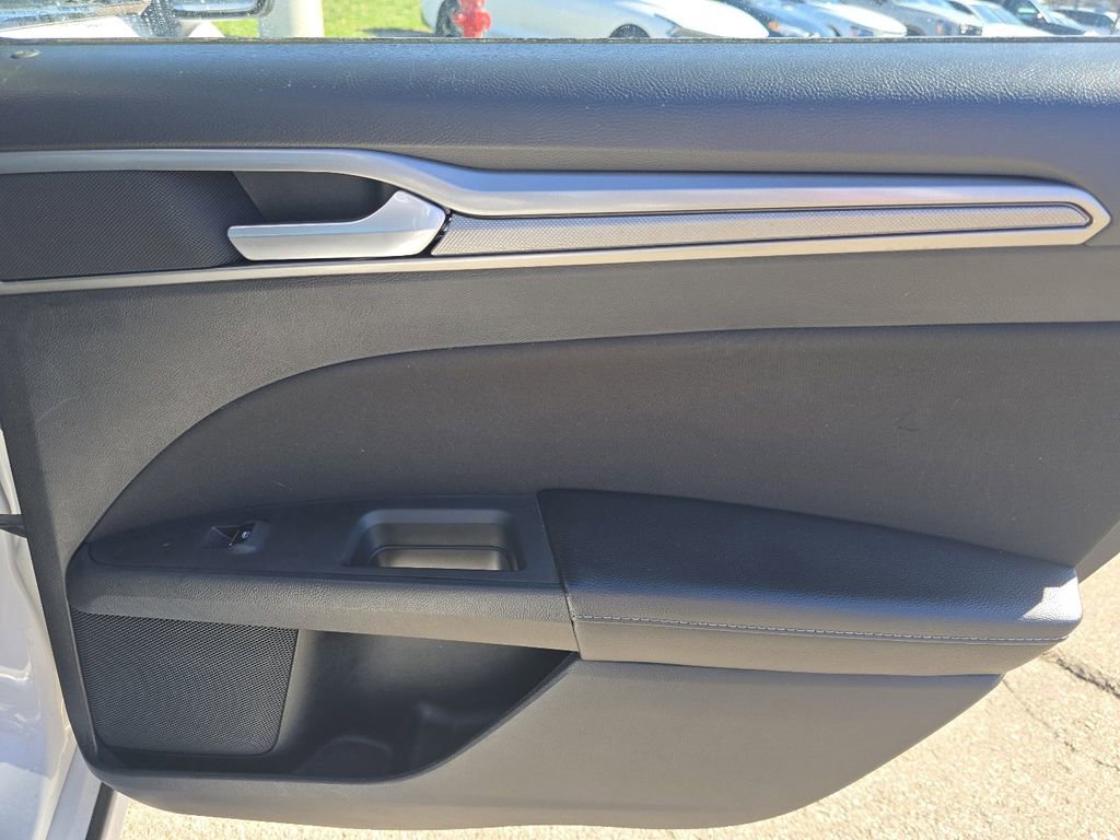 Used 2019 Ford Fusion SE AWD/4WD image 22