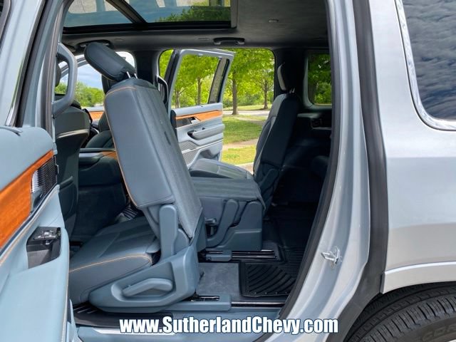 Used 2023 Jeep Grand Wagoneer Series II w/ Flexible Seating Group AWD/4WD image 47