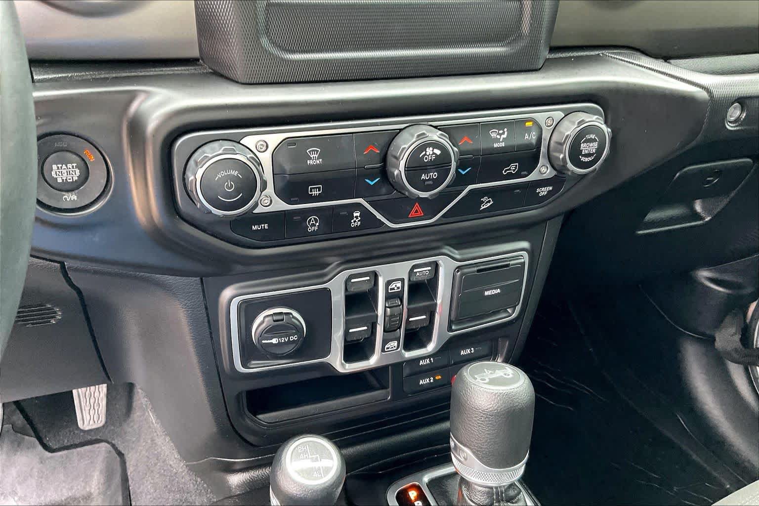Used 2018 Jeep Wrangler Unlimited Sport S AWD/4WD image 31