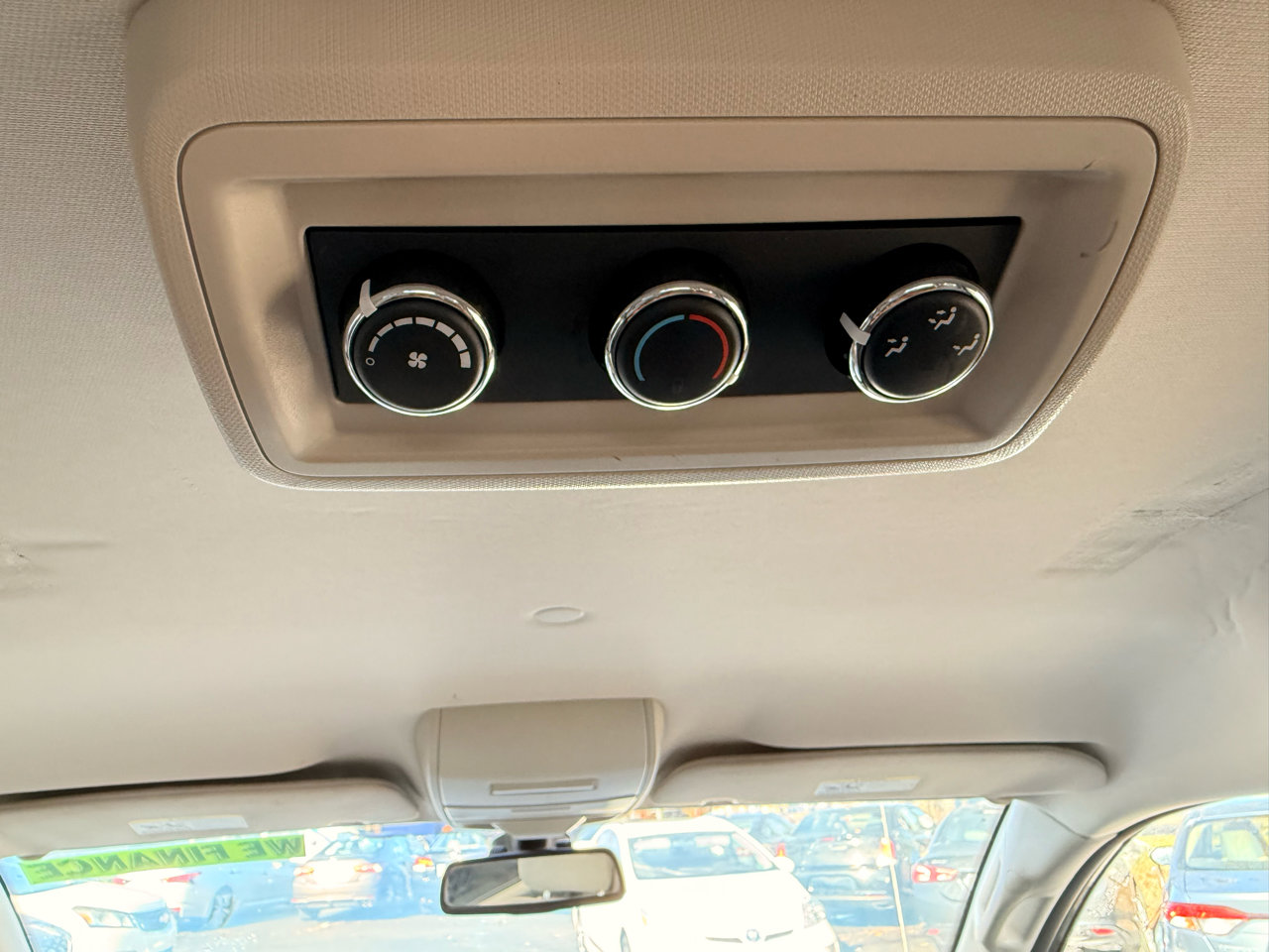 Used 2019 Dodge Grand Caravan SE w/ UConnect Hands-Free Group image 32