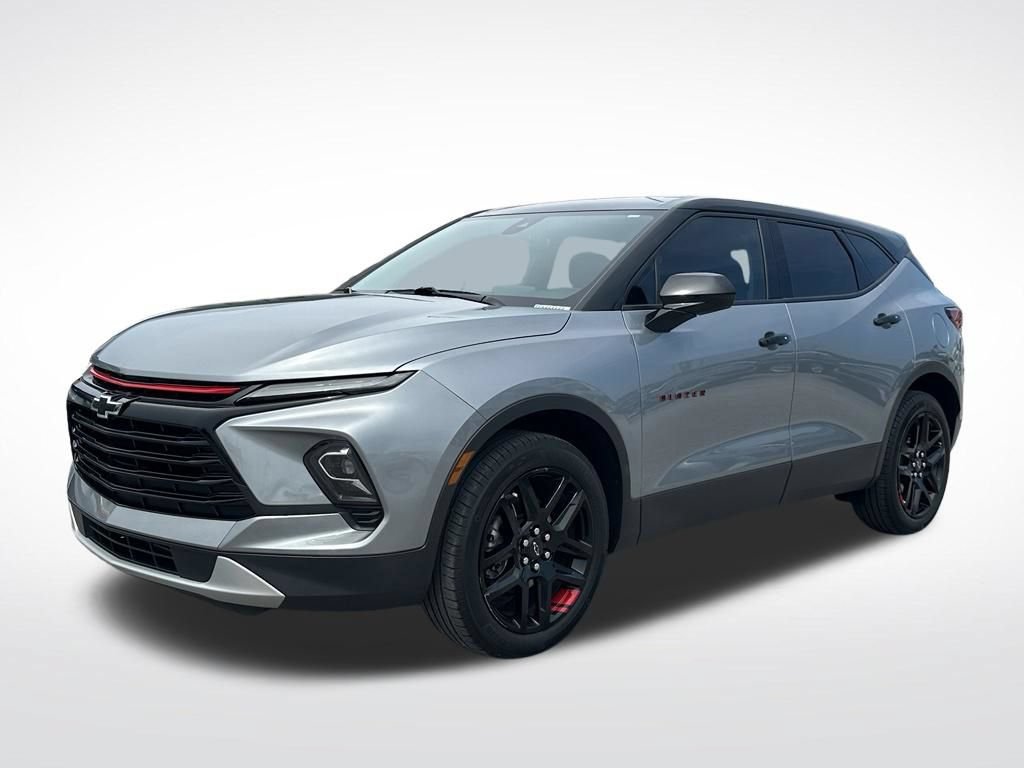 Used 2023 Chevrolet Blazer LT FWD image 2