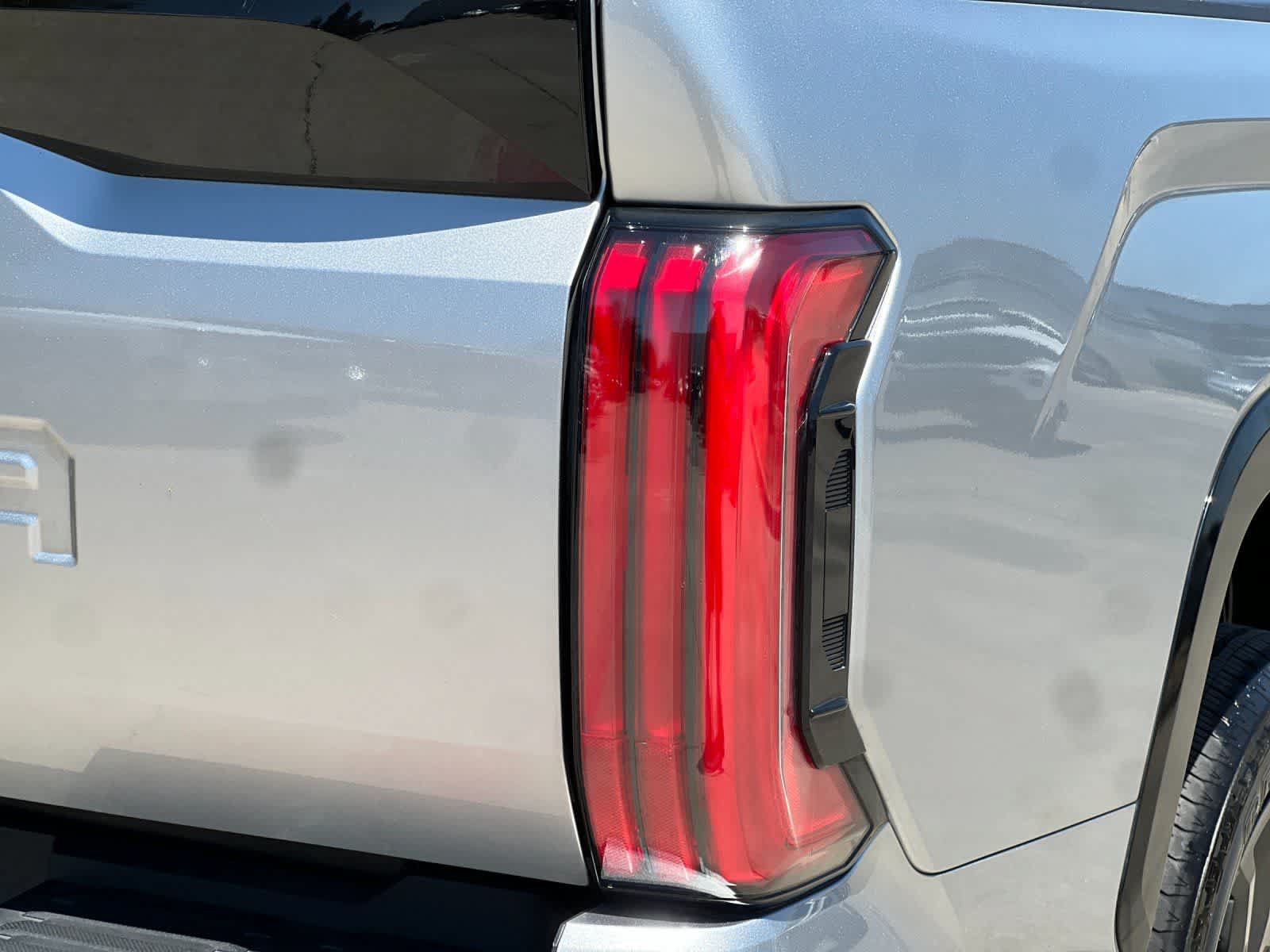 Used 2025 Toyota Tundra Platinum AWD/4WD image 27