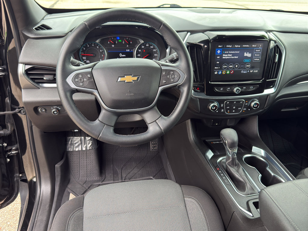 Used 2023 Chevrolet Traverse LT image 15