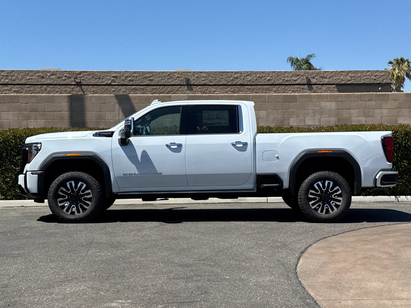 New 2026 GMC Sierra 2500 Denali Ultimate AWD/4WD image 7