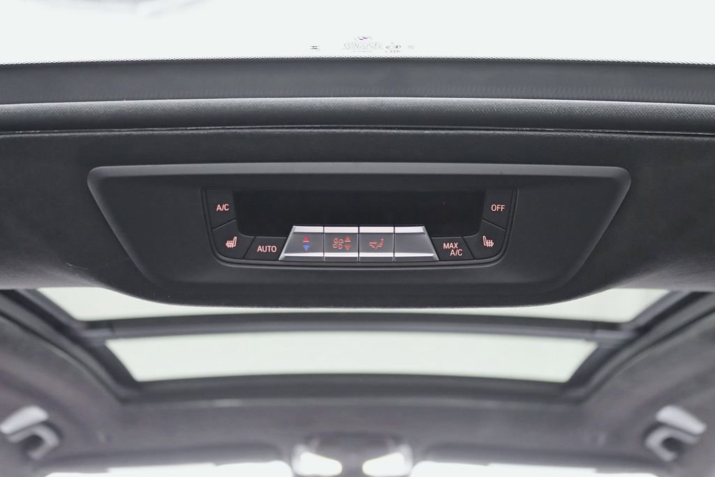 Used 2024 BMW X7 M60i w/ Executive Package image 39