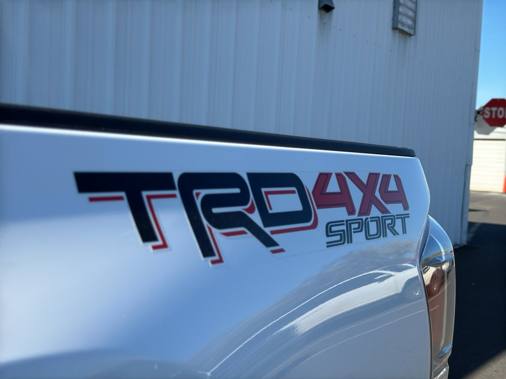 Used 2020 Toyota Tacoma TRD Sport w/ Technology Package AWD/4WD image 9