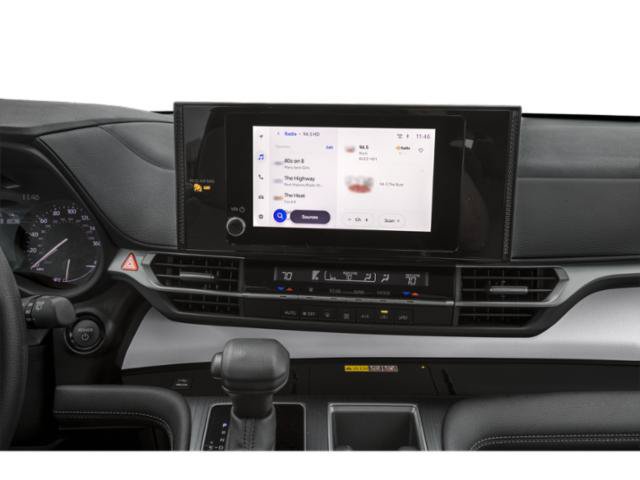 Certified 2025 Toyota Sienna LE FWD image 9