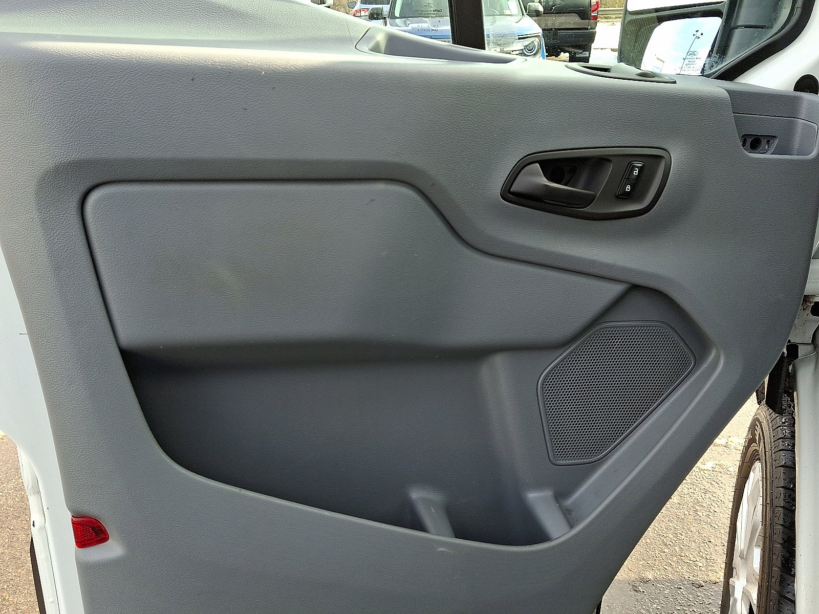 Certified 2019 Ford Transit 250 130 Low Roof w/ Exterior Upgrade Package image 14