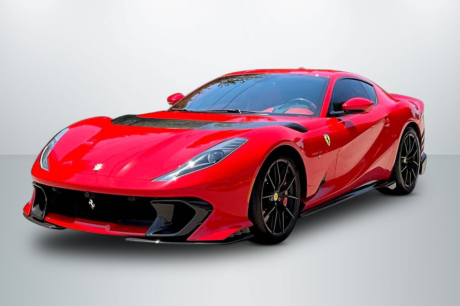 Used 2022 Ferrari 812 Competizione RWD image 3