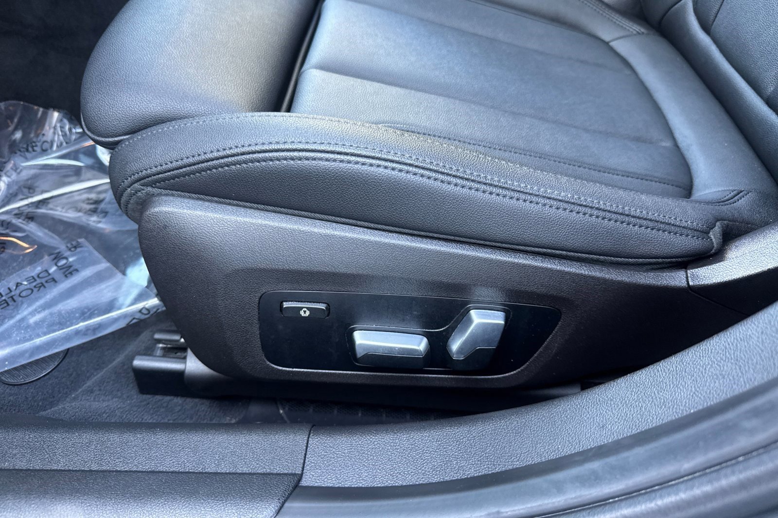 Used 2021 BMW 330i Sedan w/ Driving Assistance Package RWD image 13