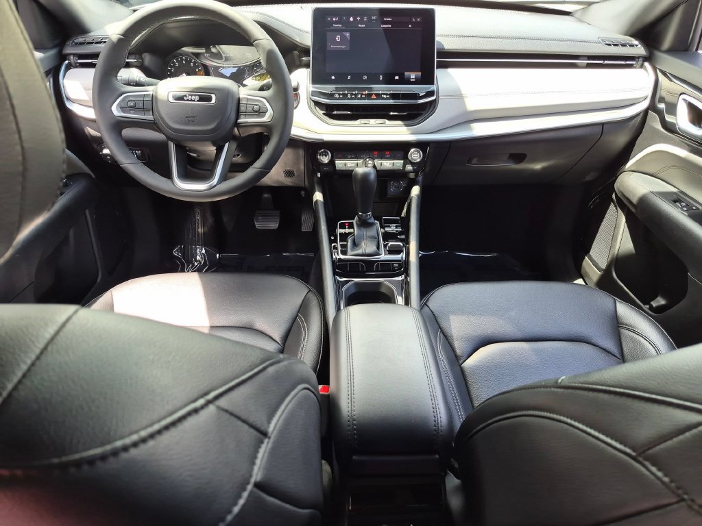 Used 2025 Jeep Compass Limited AWD/4WD image 25