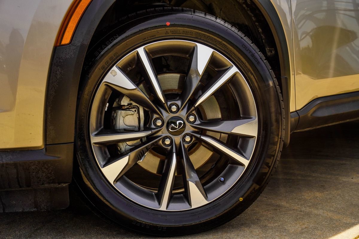 Used 2023 INFINITI QX60 Luxe w/ Cargo Package image 3