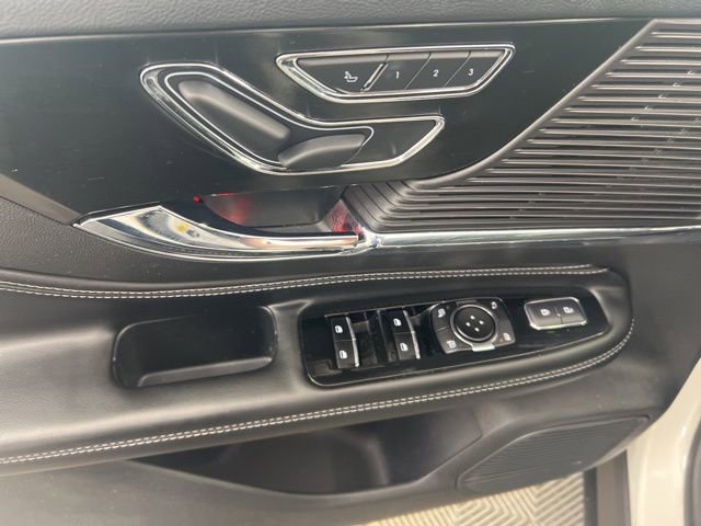 Certified 2022 Lincoln Corsair AWD w/ Premium Package image 13