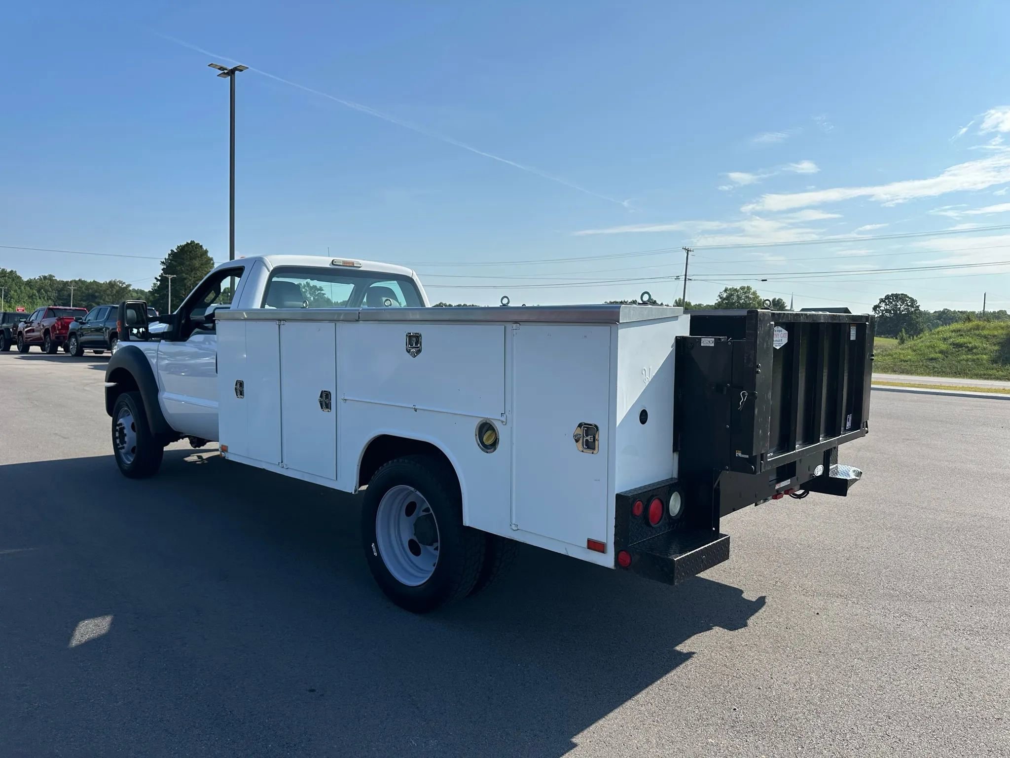 Used 2016 Ford F450 XL w/ Power Equipment Group image 4
